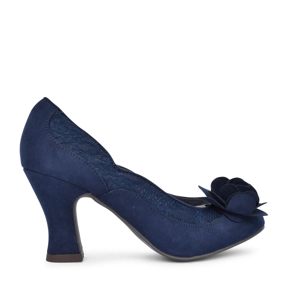 Chrissie Court Shoe In Navy