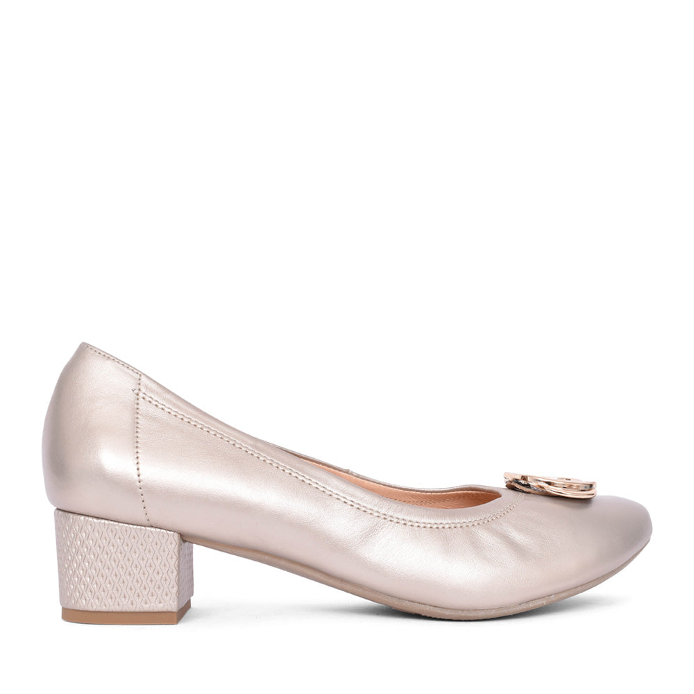 Ladies 6415 H-fit Low Heel Court Shoe In Metallic