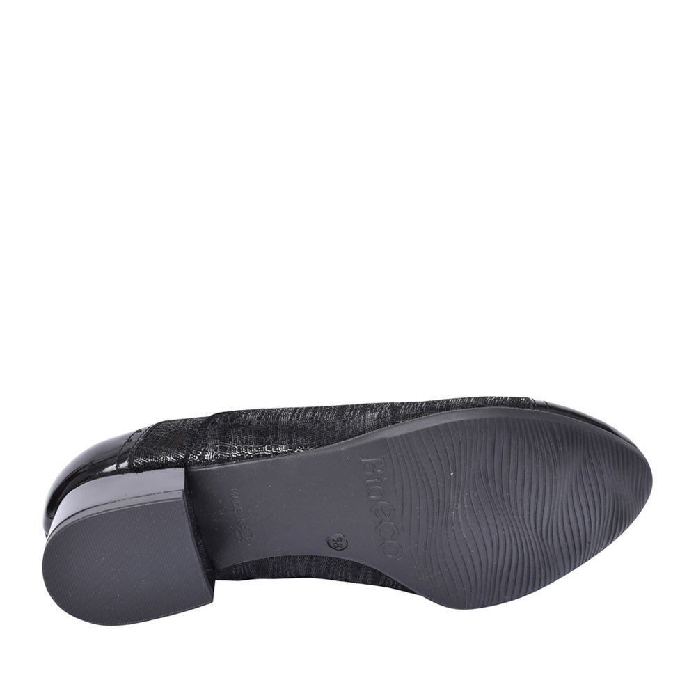 Ladies 1370 G-fit Quarter Brogue Shoe In Black