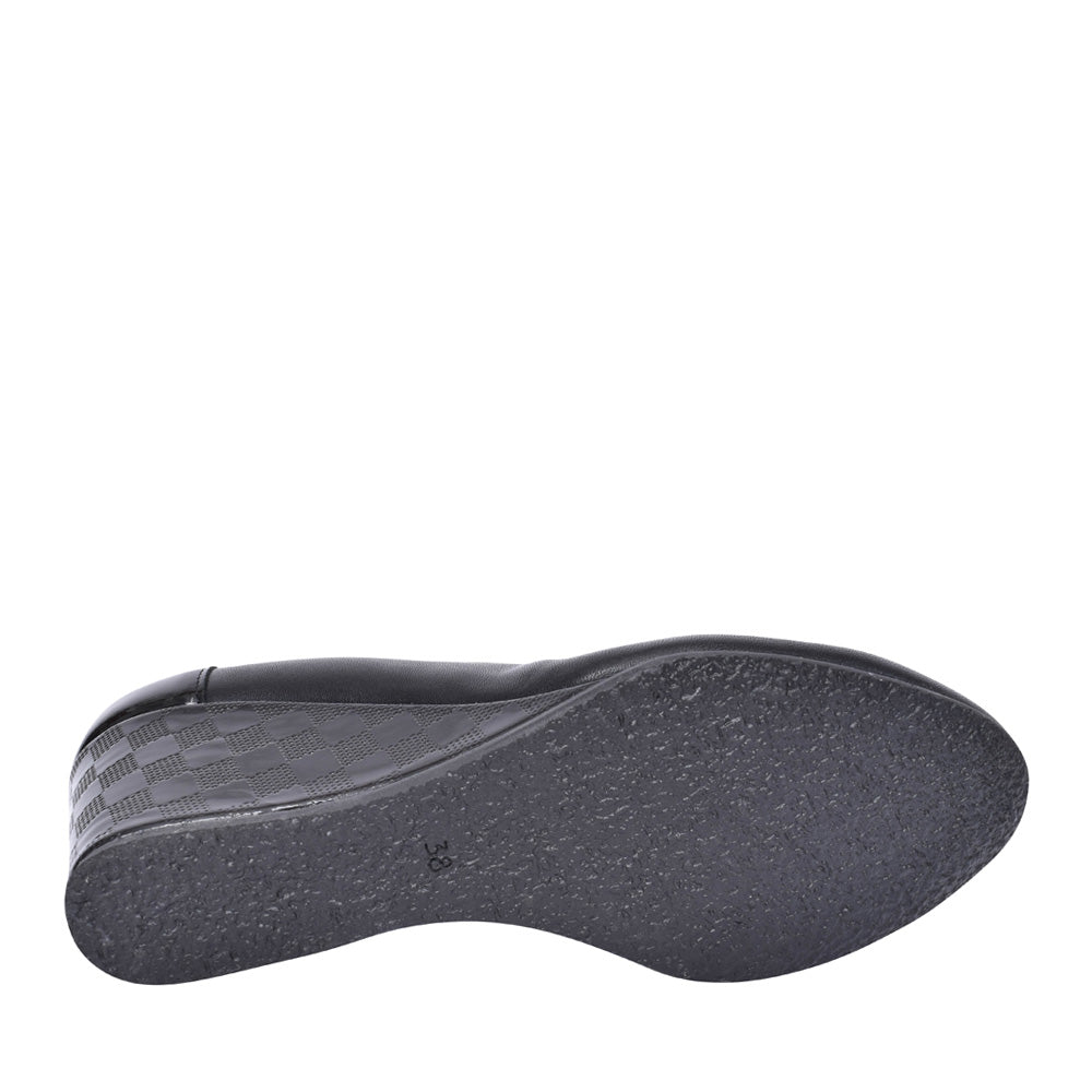 Ladies 5899 G-fit Wedge Court Shoe In Black