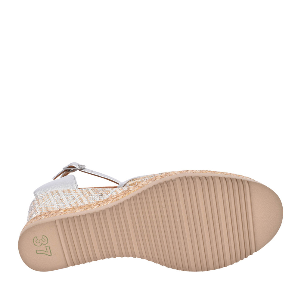 Ladies Cameo Wedge Shoe In Silver