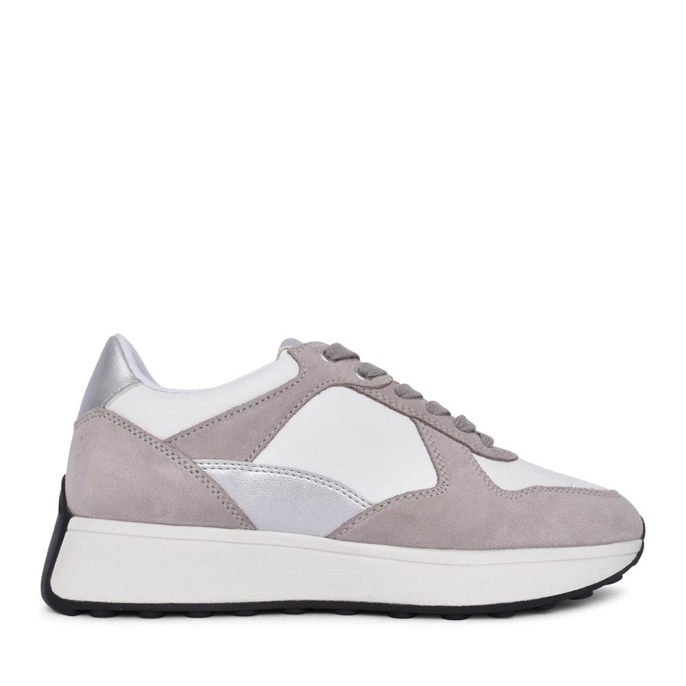 Ladies D46mda D Amabel Laced Trainer In White