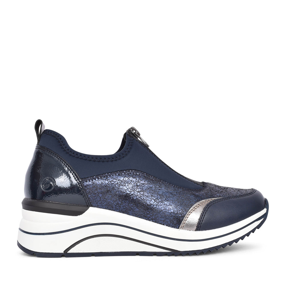 Ladies D0t08 Slip-on Trainer In Navy