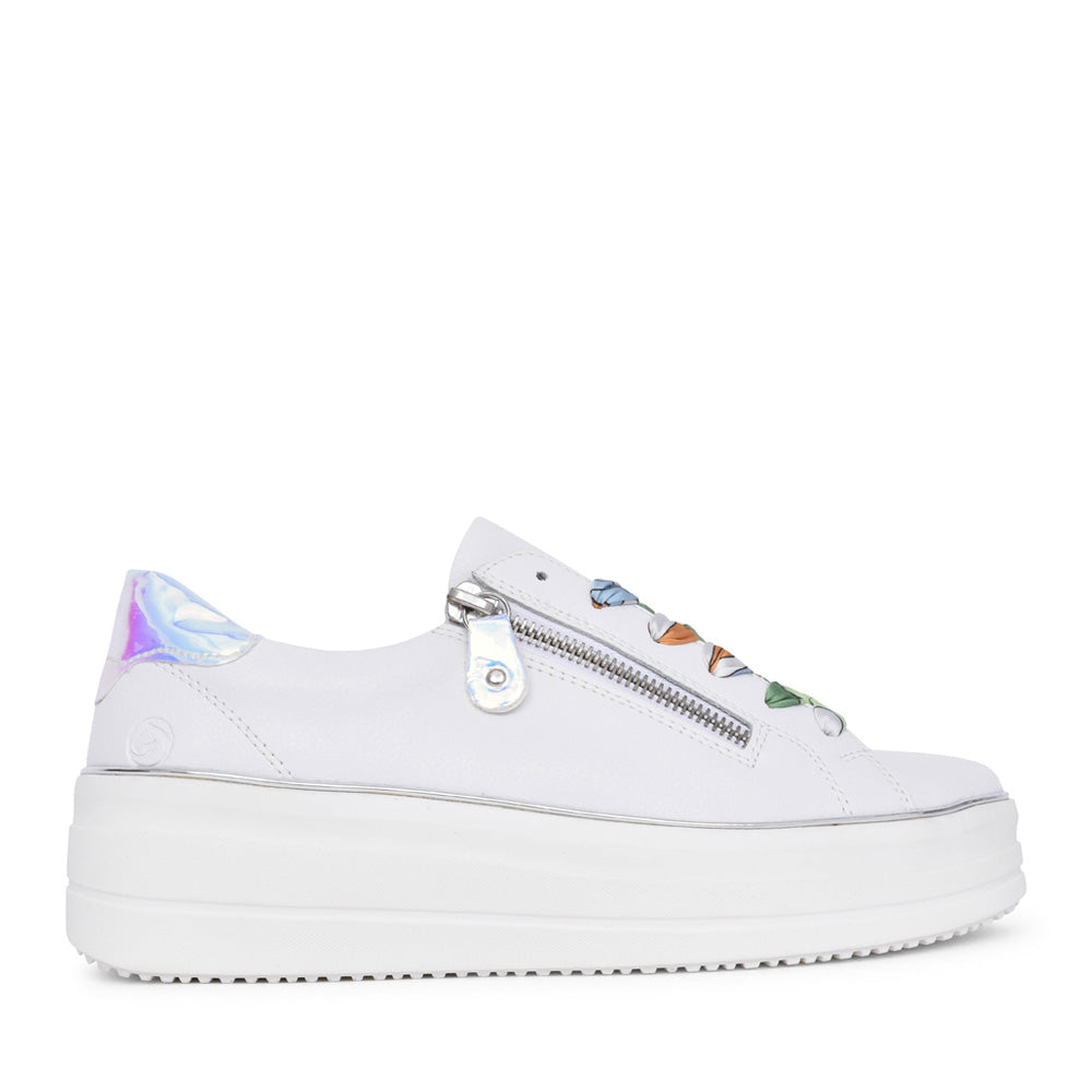 Ladies D1c06 Platform Laced Trainer In White