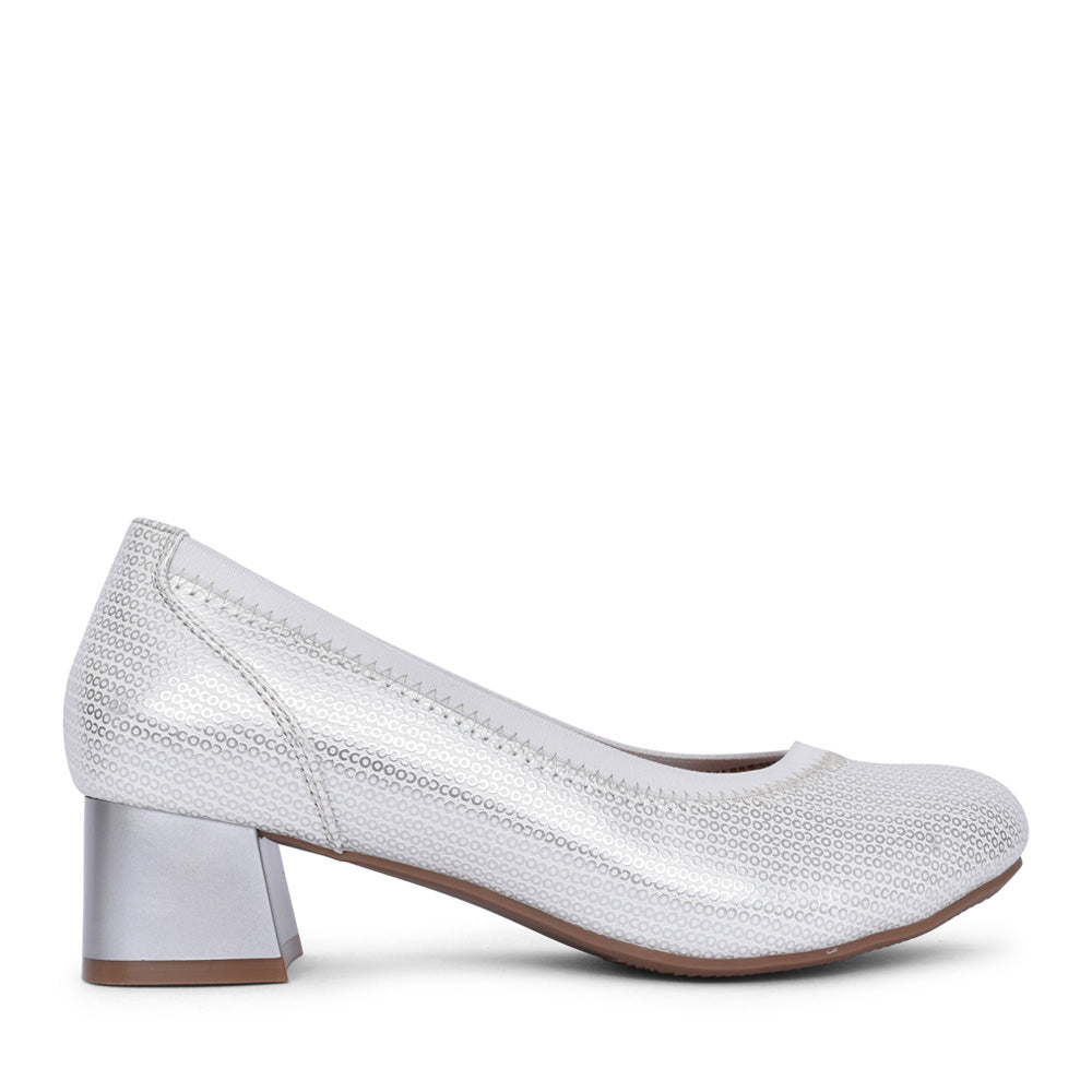 Ladies Dcd61102 Low Heel Shoe In Silver