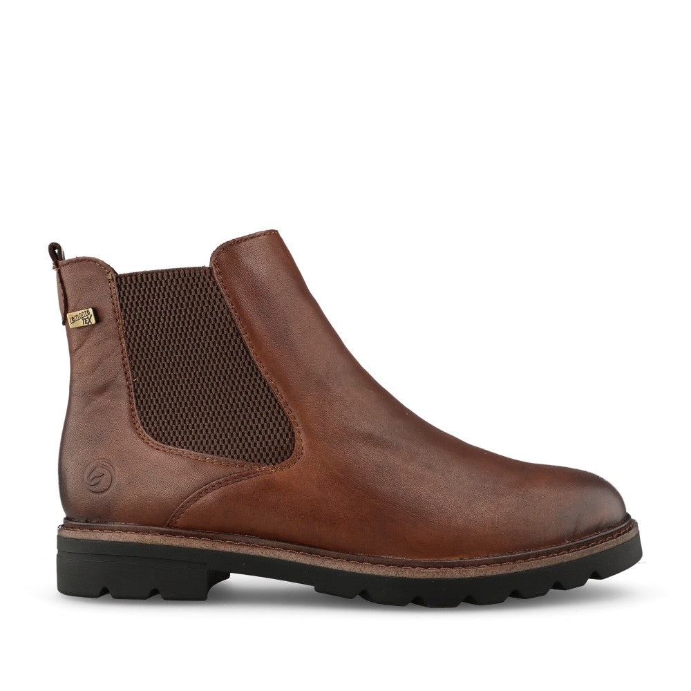 Ladies D2q70 Tex Low Heel Ankle Boot In Chestnut