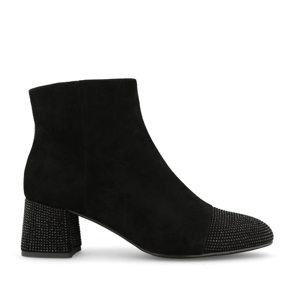 Ladies C1507 Ankle Boot In Black
