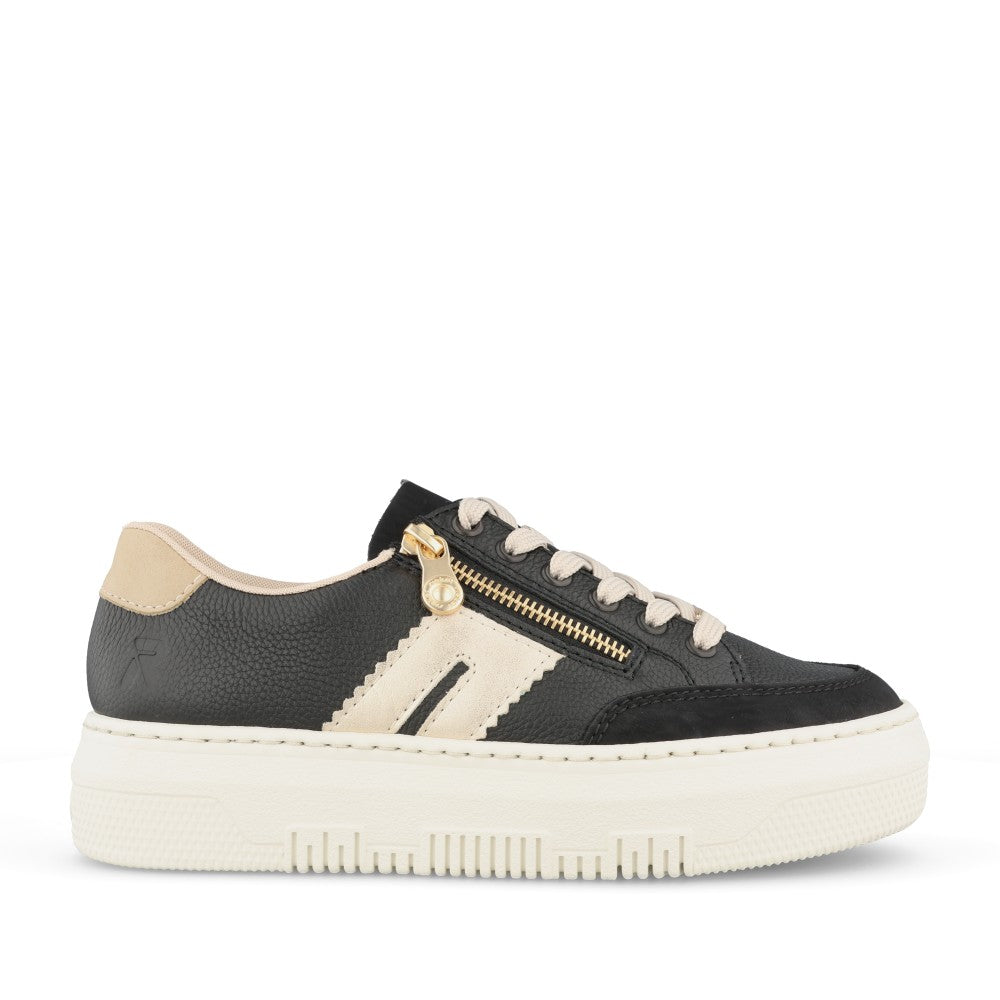 Ladies M1912 Laced Trainer In Black