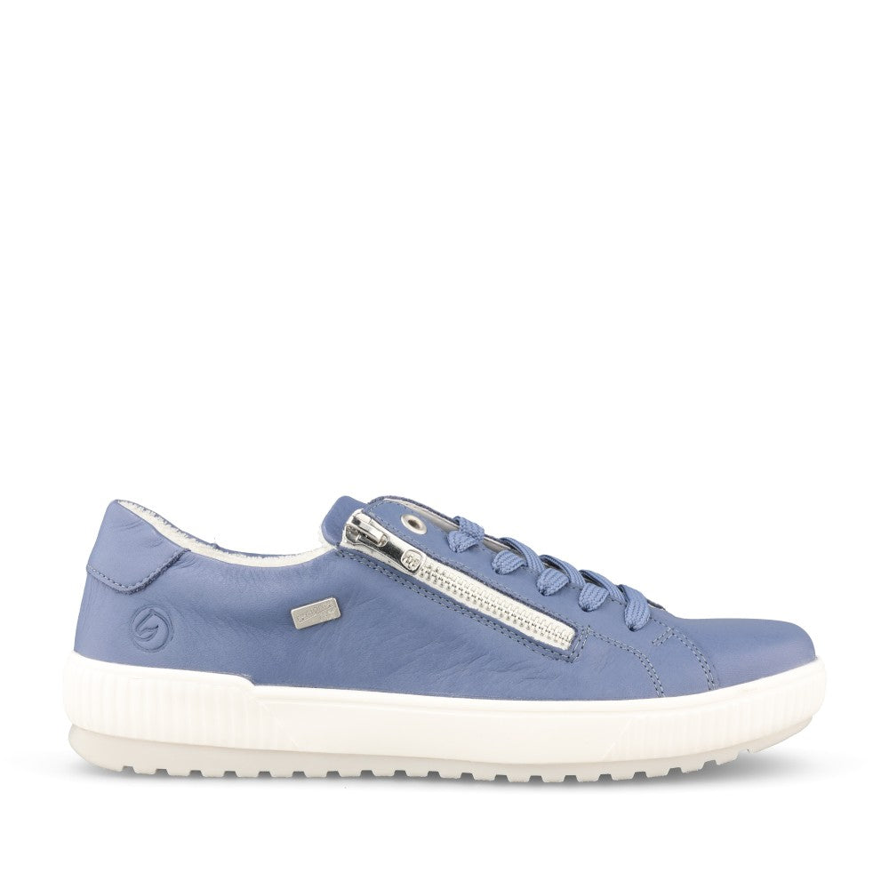 Ladies D0700 Laced Trainer In Blue
