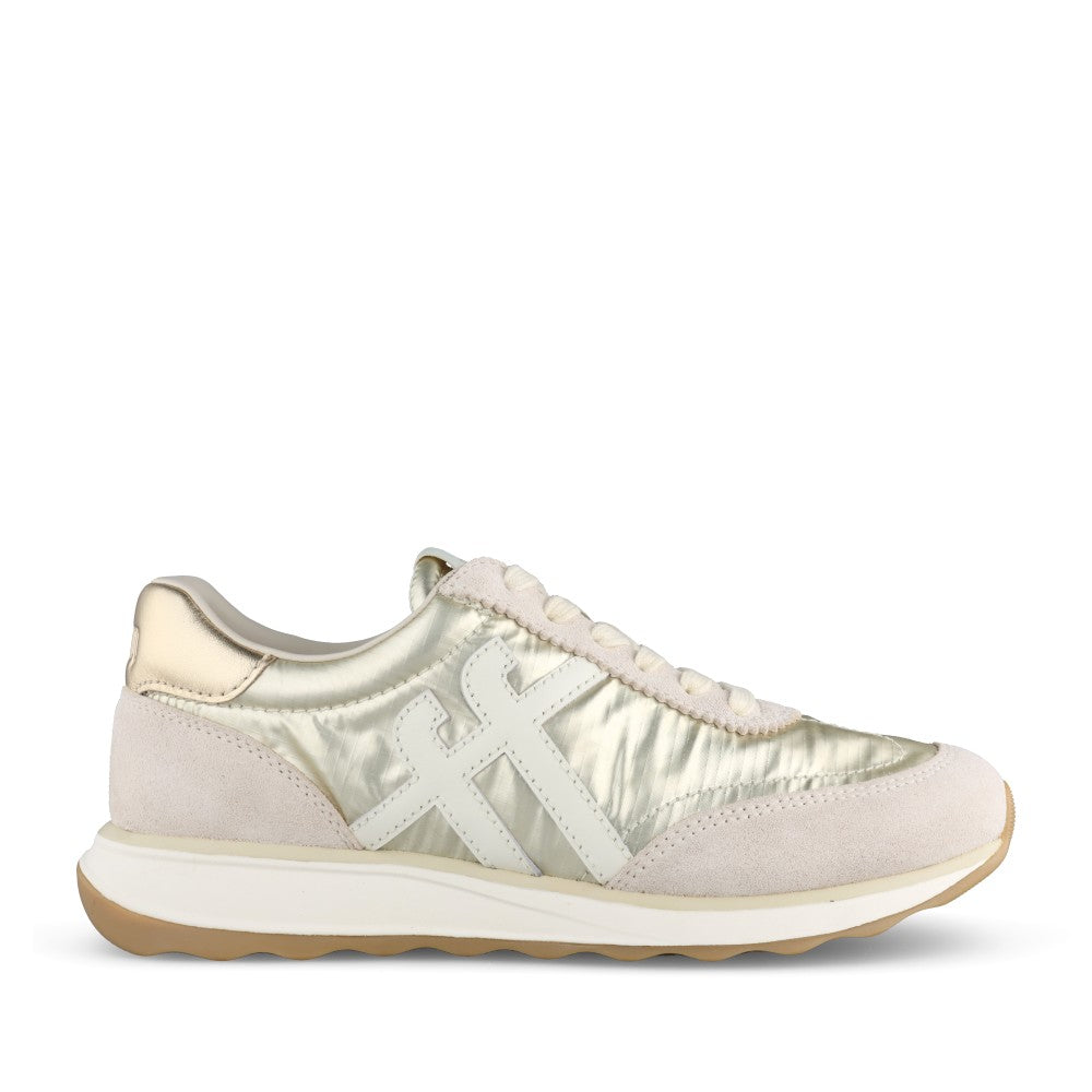 Ladies A5q-675 Retro-q Ff Metallic Sneakers In Platino