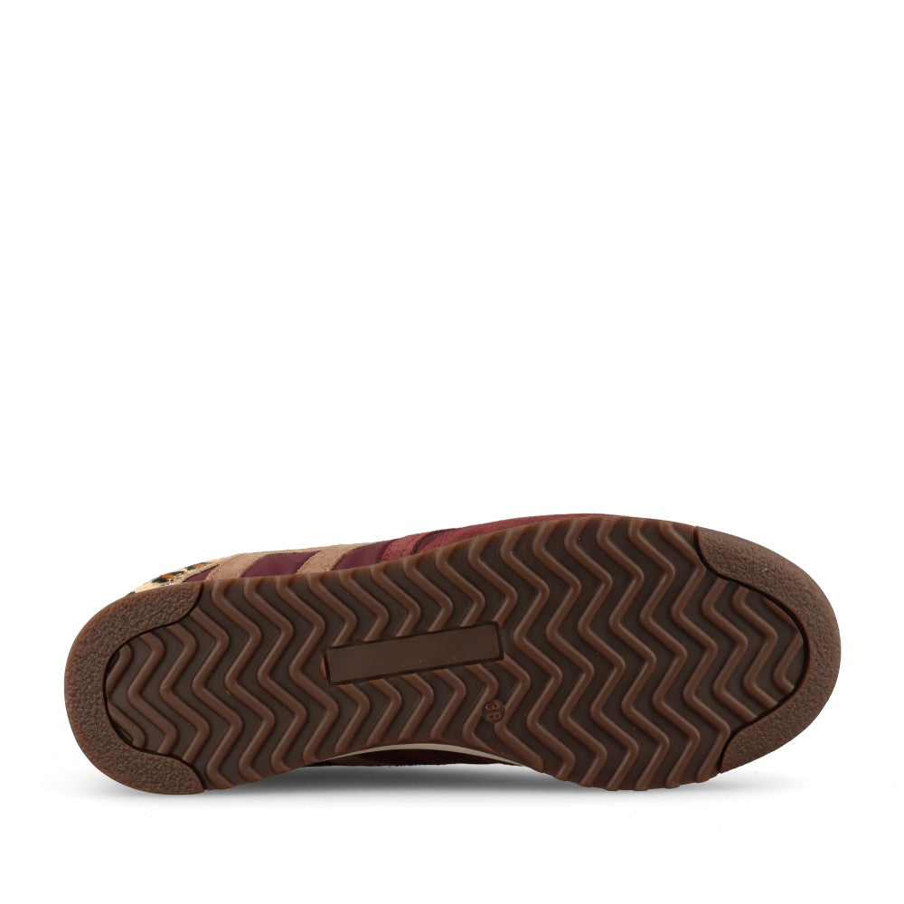 Meline Ladies 360 S-TO/134 Trainer In Burgundy