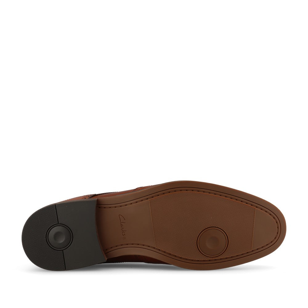 Clarks Mens Bowburn Tip Leather G-fit Shoe In Tan