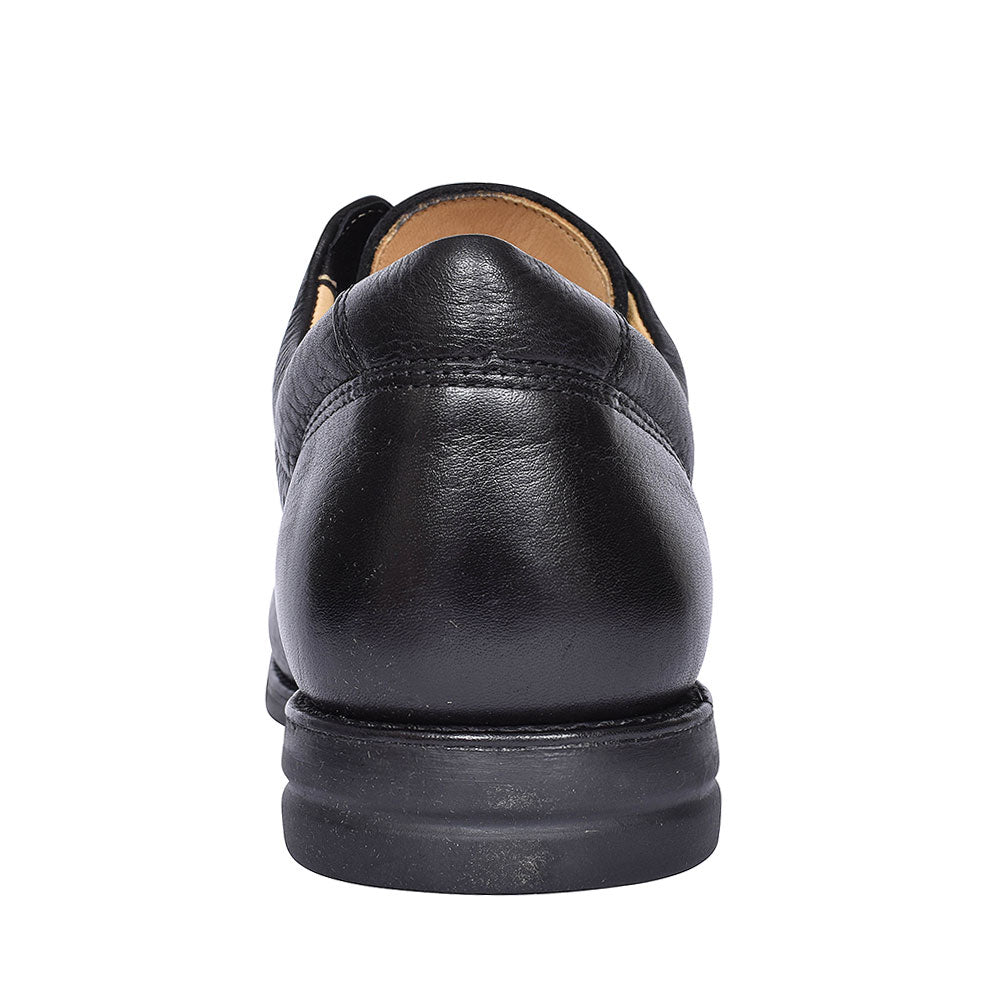 Tapajo Velcro Strap Shoes For Men In Black