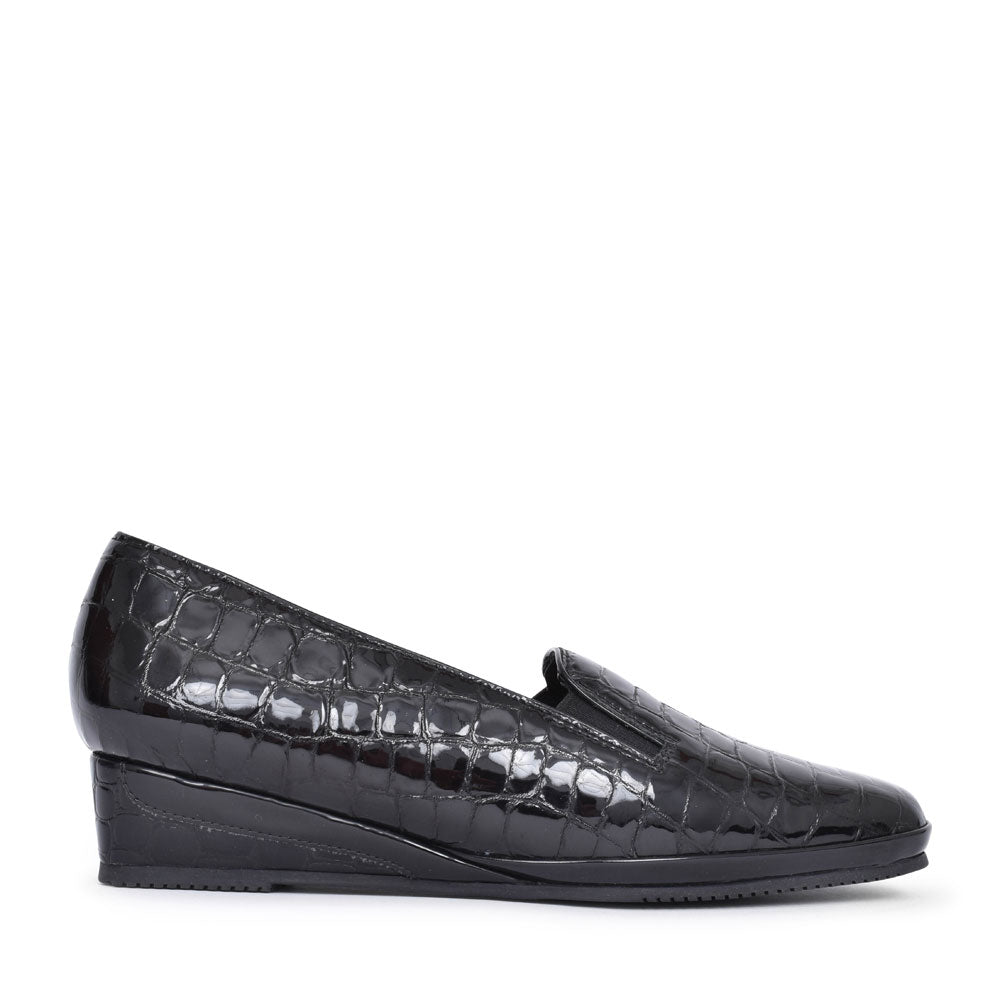 Ladies 0408140 Rochester Ii Slip On Wedge Shoe In Blk Patent