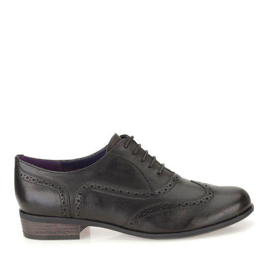 CLARKS HAMBLE OAK LEATHER BROGUE SHOE E FIT  in BLK LEATHER