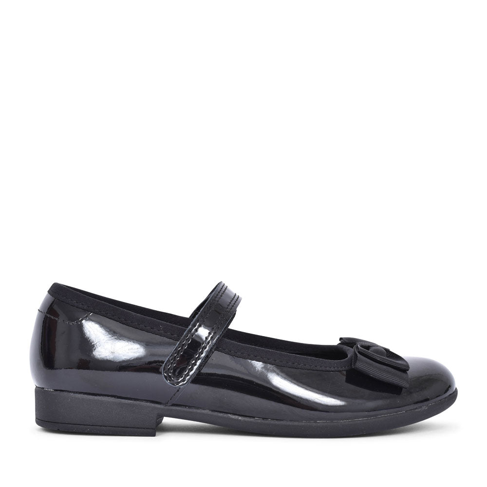 Girls Scala Tap Black Leather Velcro Shoe In Kids F Fit