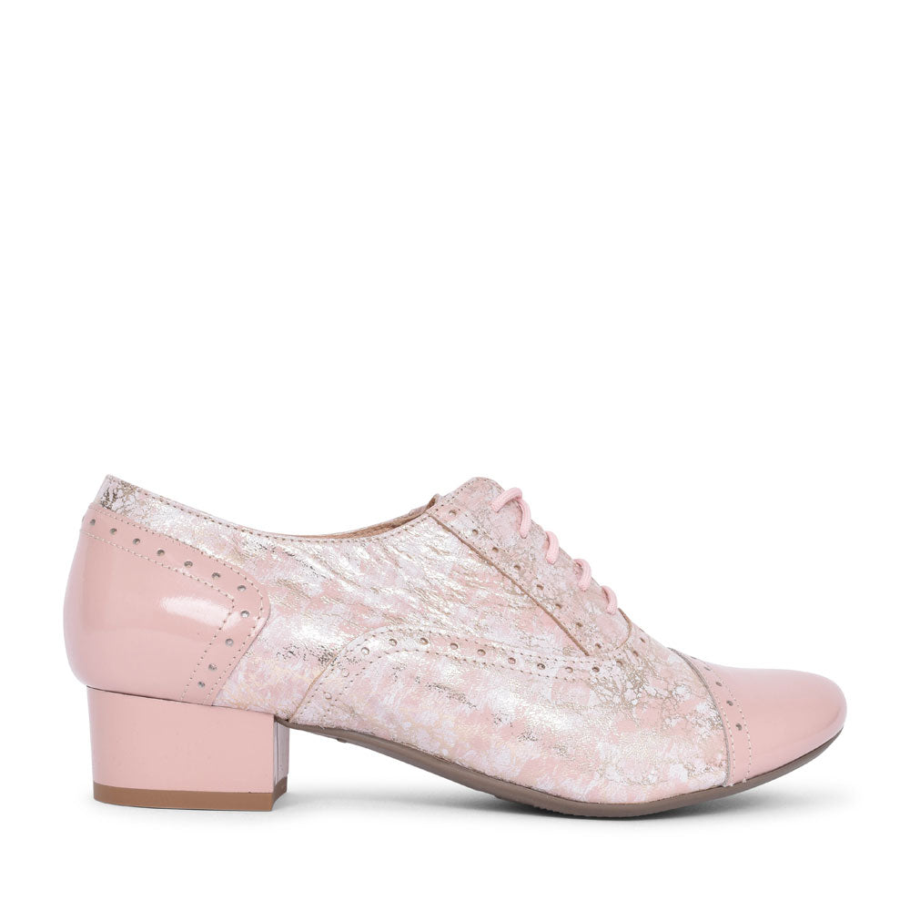 Ladies 1370 G-fit Quarter Brogue Shoe In Pink