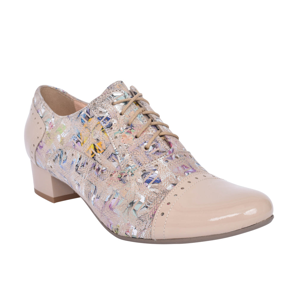 Ladies 1370 G-fit Quarter Brogue Shoe In Nude