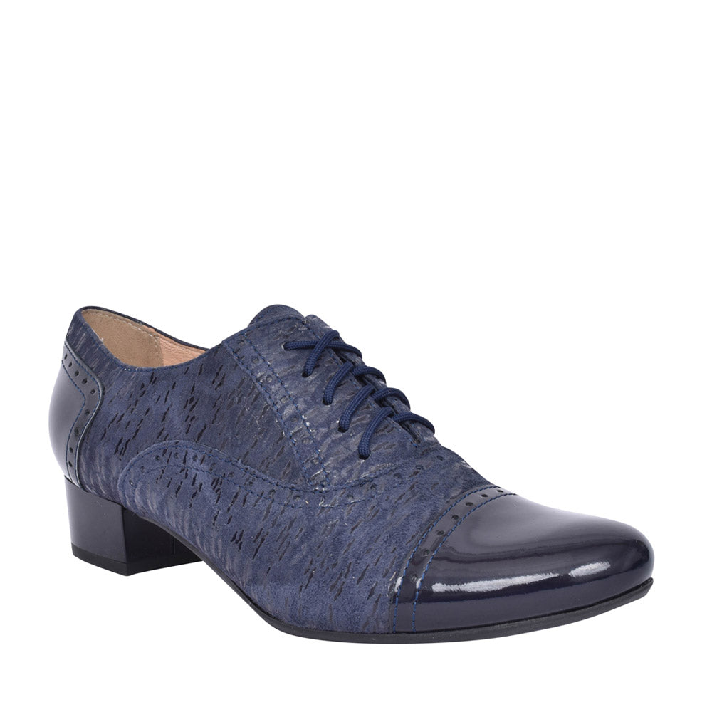 Ladies 1370 G-fit Quarter Brogue Shoe In Navy Patent