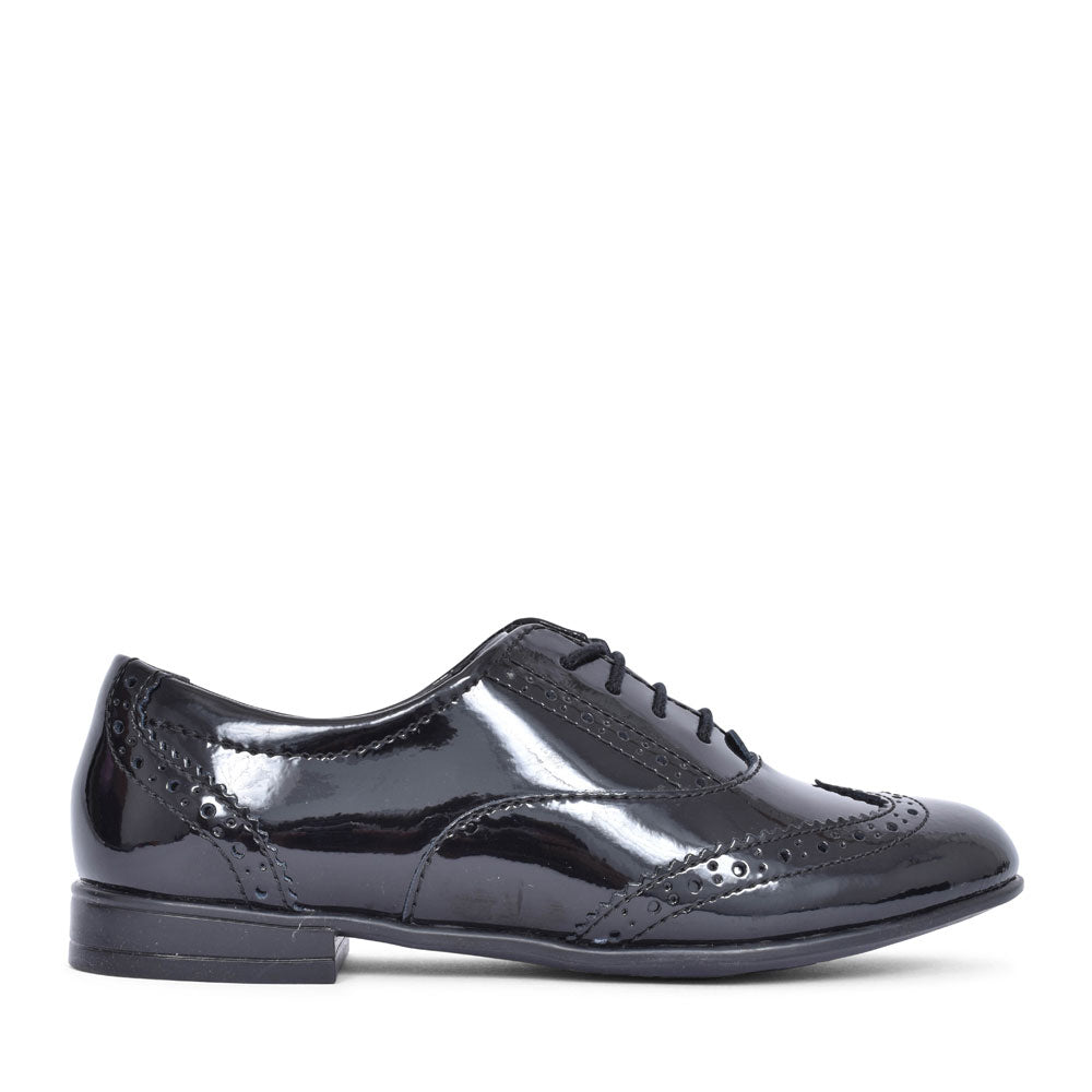 Girls Matilda Laced M Fit Brogue Shoe In Blk Patent