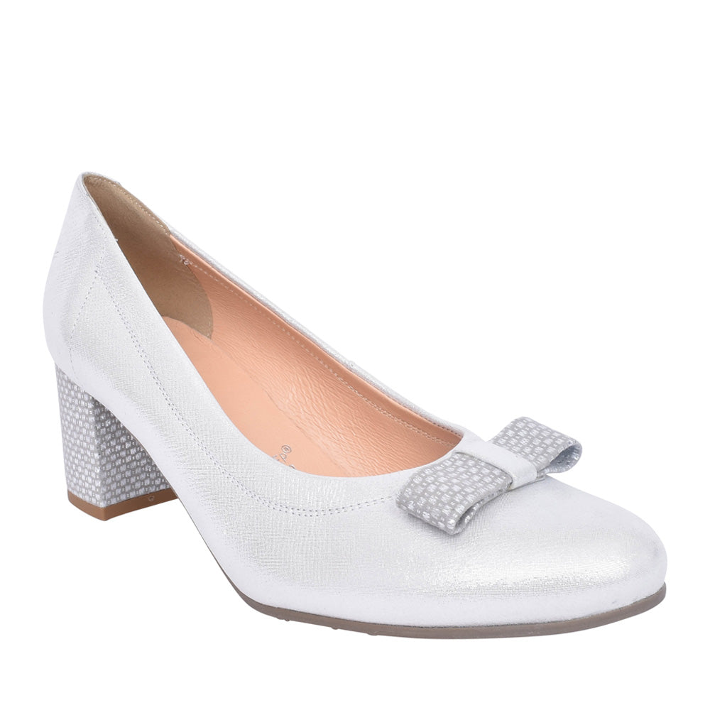 Ladies 5856 G-fit Medium Heel Court Shoe In Silver