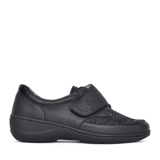 Ladies 607k31 Kya Velcro Shoe In Black