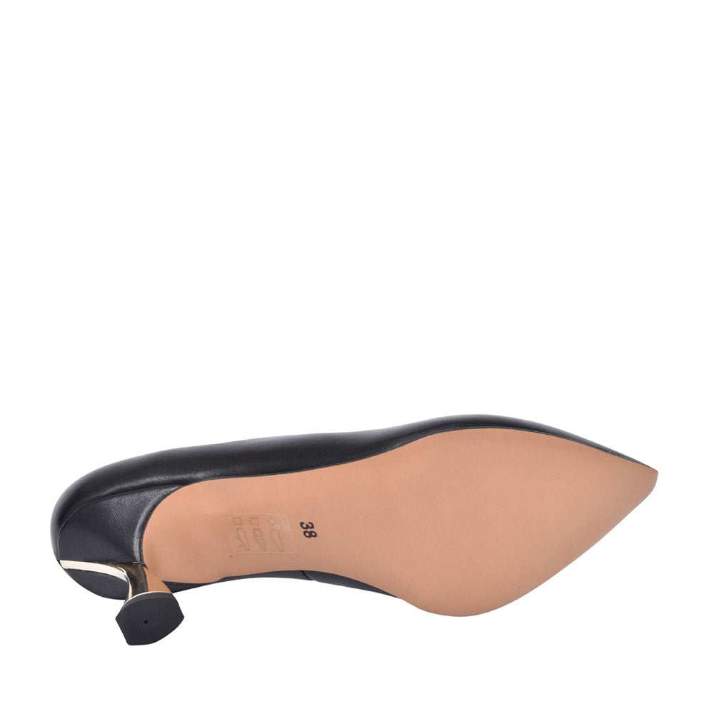 Ladies 7946 Low Heel Court Shoe In Black