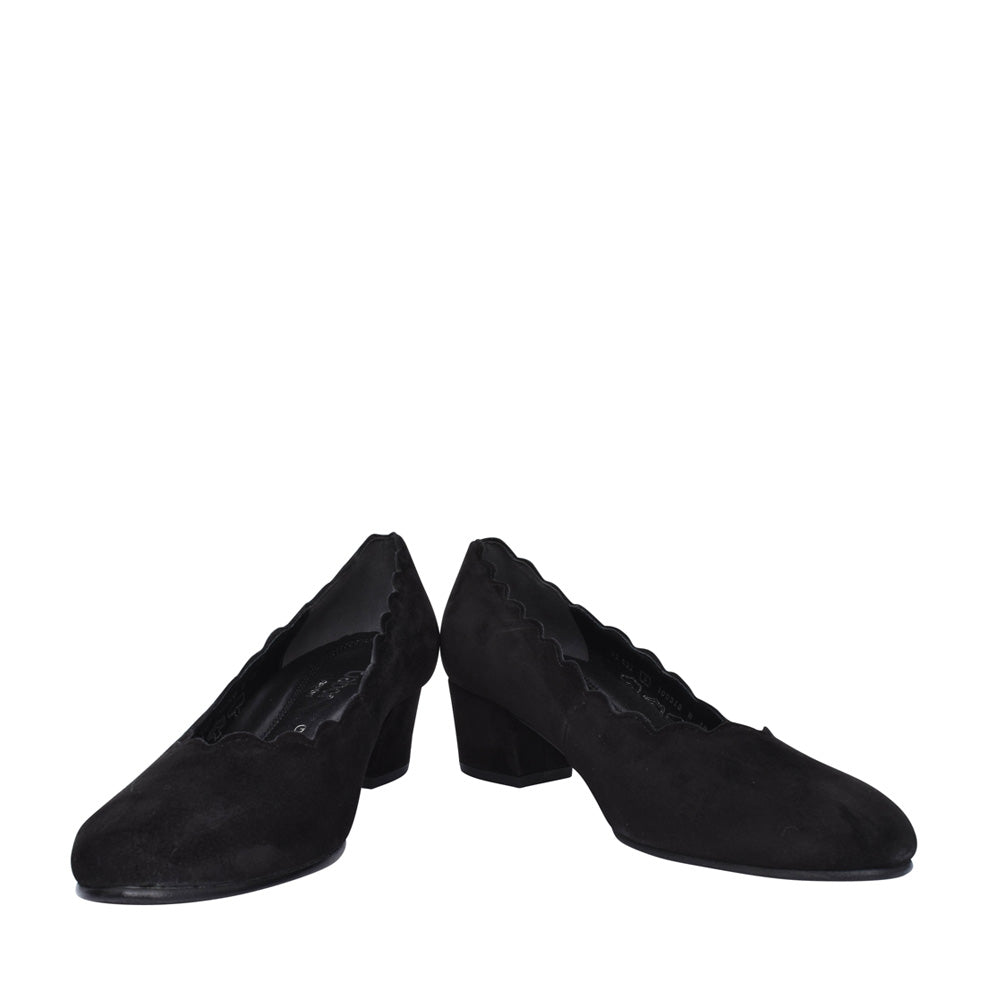Ladies 92.221 Gigi Court Shoe In Black