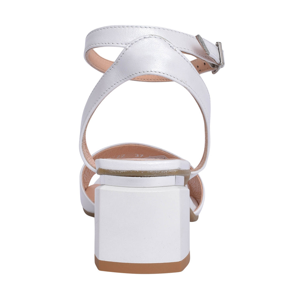 Ladies 3942 Low Heel Sandal In White