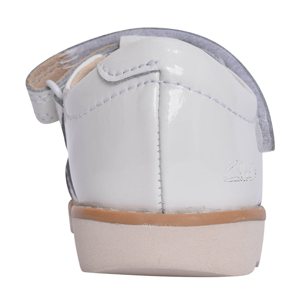 Girls Crown Beat White Patent Sandal In Kids F Fit