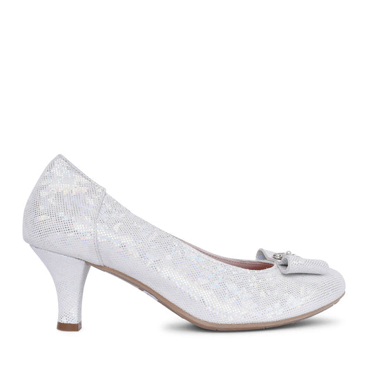 Ladies 3030 Low Heel Court Shoe In Silver