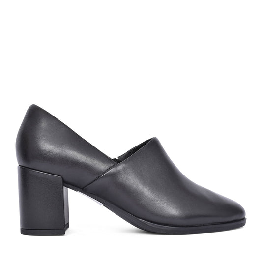 Ladies Freva55 Lily Leather D-fit Court Shoe In Black