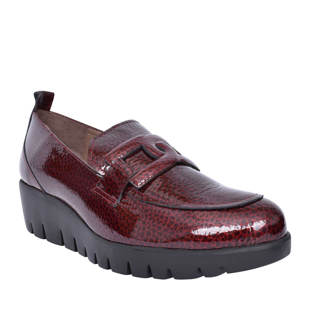 Ladies C-33303 Wedge Shoe In Burgandy