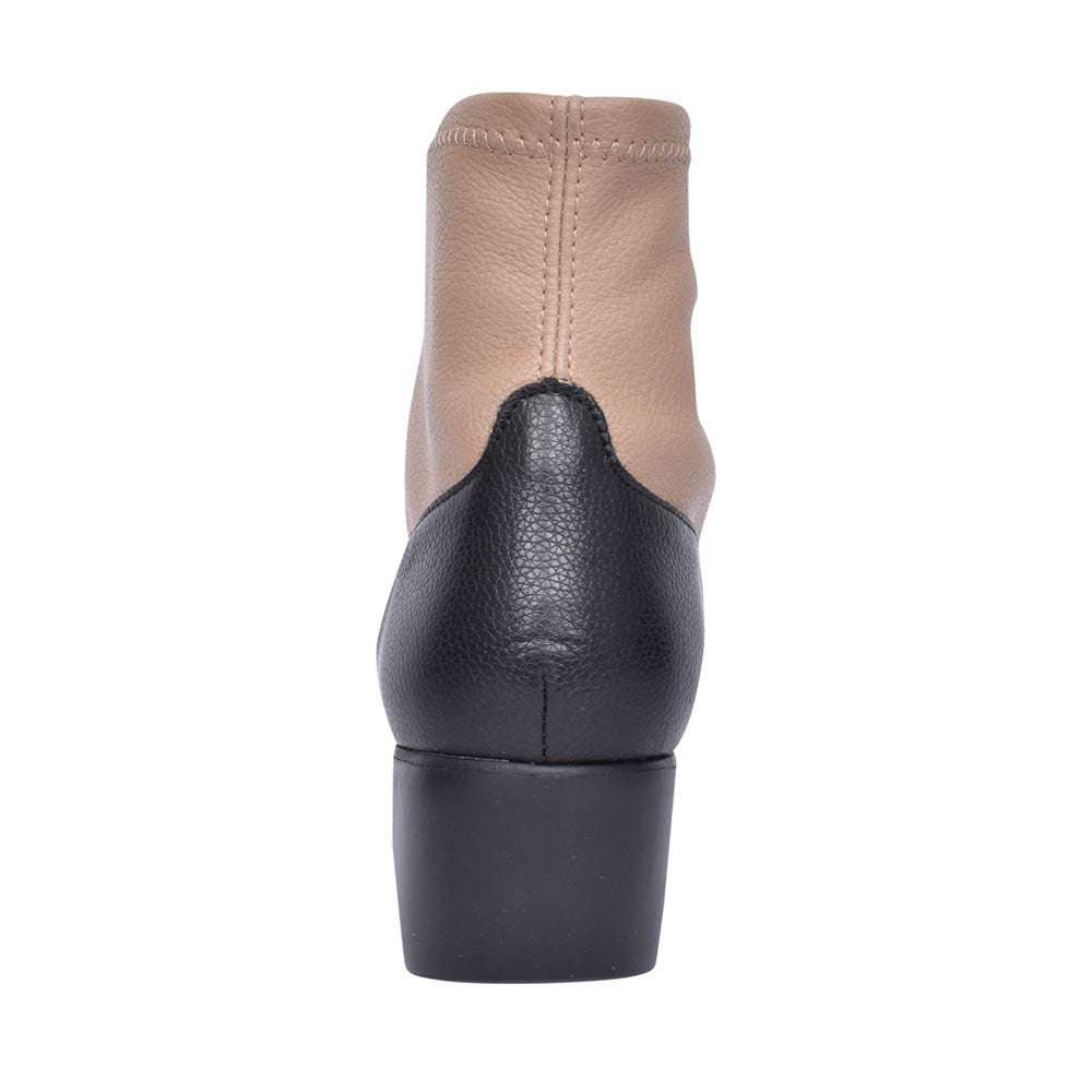 Ladies C-33302 Wedge Ankle Boot In Taupe