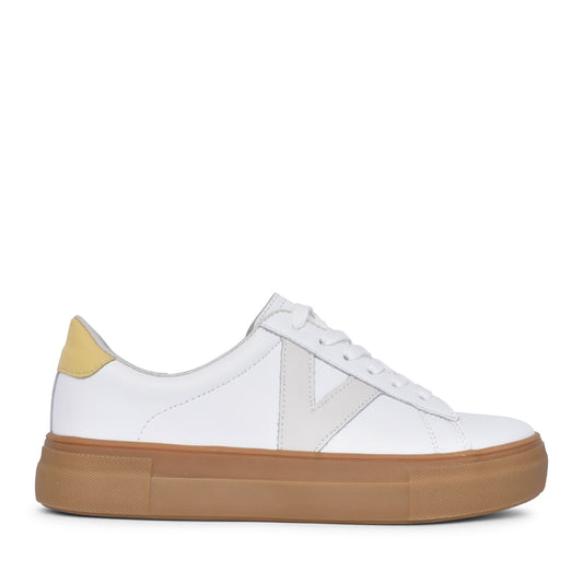 Ladies Twenty One Laced Trainer In Cream