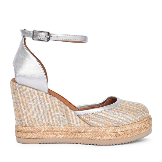 Ladies Cameo Wedge Shoe In Silver