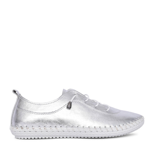 Ladies St Ives Fle044 Laced Trainer In Metallic