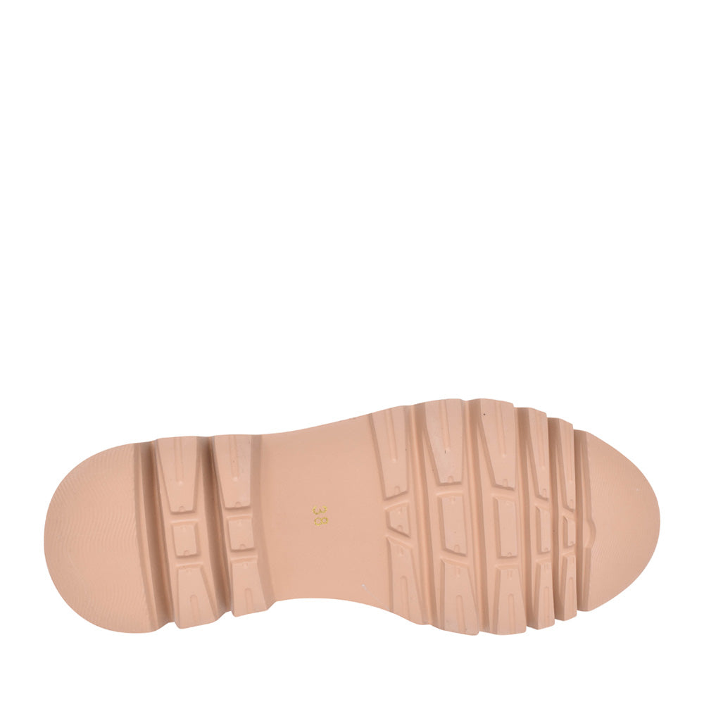 Ladies Safed Laced Shoe In Coral