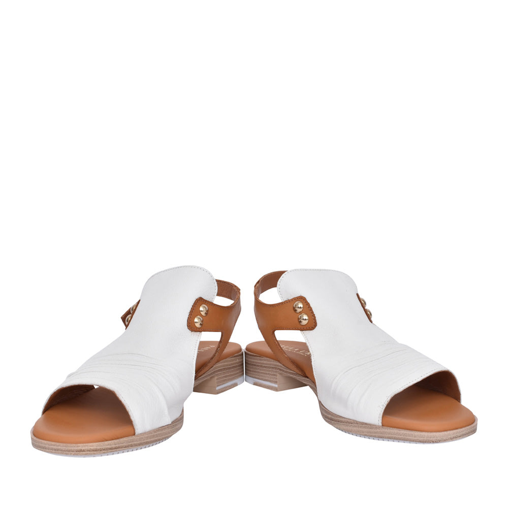 Ladies 9-17 Low Heel Sandal In White