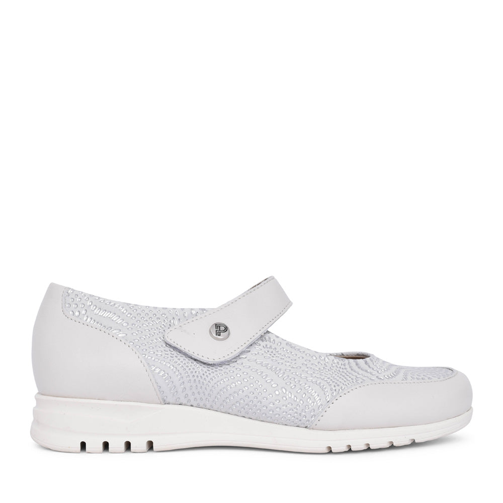 Ladies 2823 Velcro Shoe In Off White
