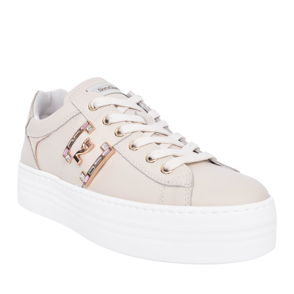 Ladies E409967d Laced Trainer In Beige