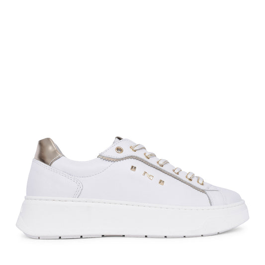 Ladies E409977d Laced Trainer In White
