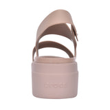 Ladies 206453 Brooklyn Low Wedge Sandal In Latte