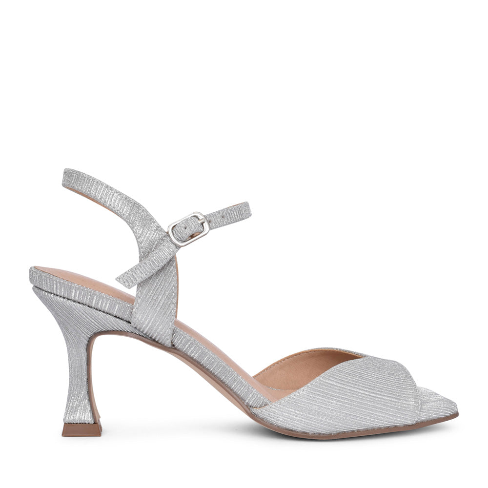 Ladies 23698 Medium Heel Sandal In Silver