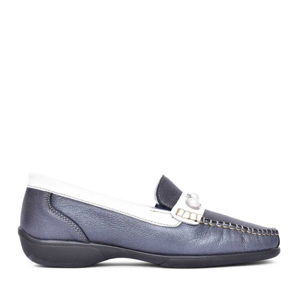 Ladies Bella Slip On Loafer In Navy