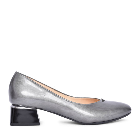 Ladies 6557 G-fit Low Heel Court Shoe In Grey Patent