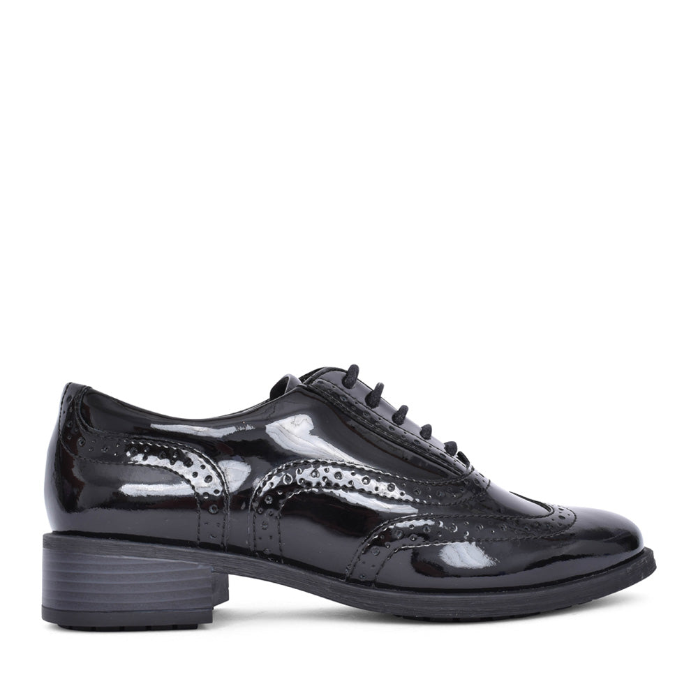 Ladies Havisham Oak Patent D-fit Laced Brogue In Blk Patent