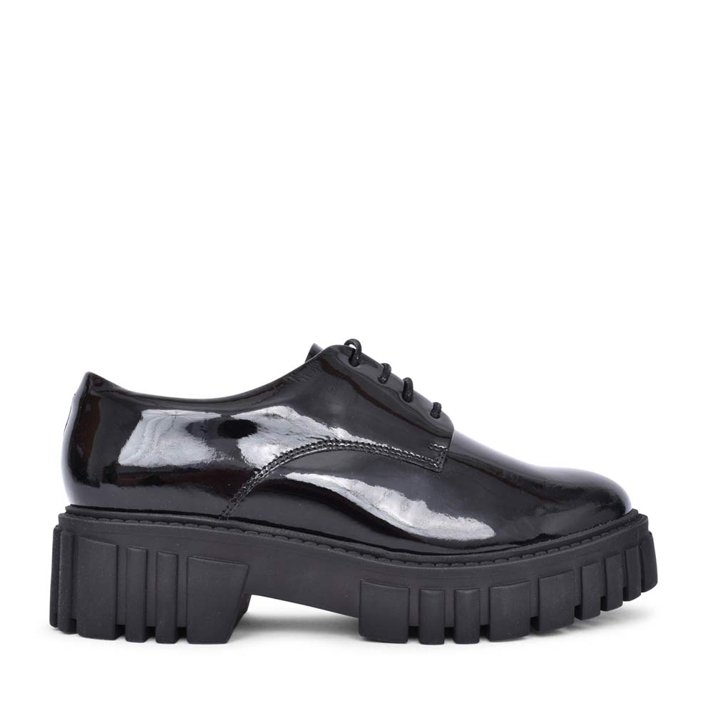 Ladies Page Walk D-fit Patent Laced Shoe In Blk Patent