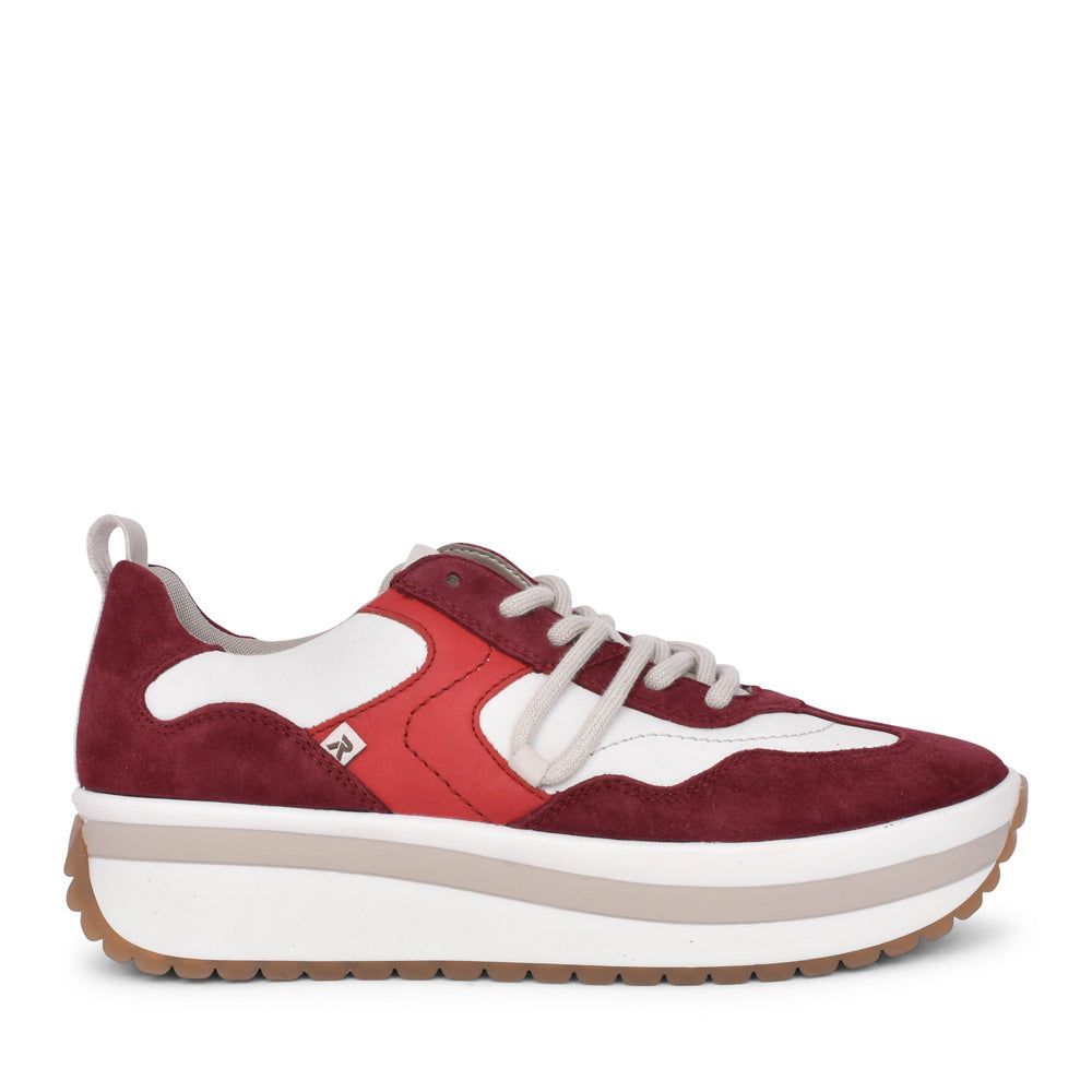 Ladies W0900 Laced Trainer In Red