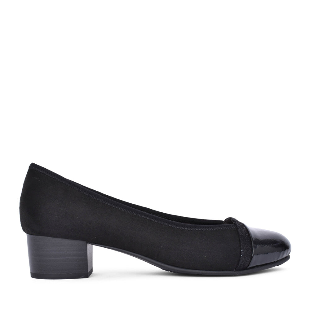 Ladies 8-22366 Low Heel Court Shoe In Black